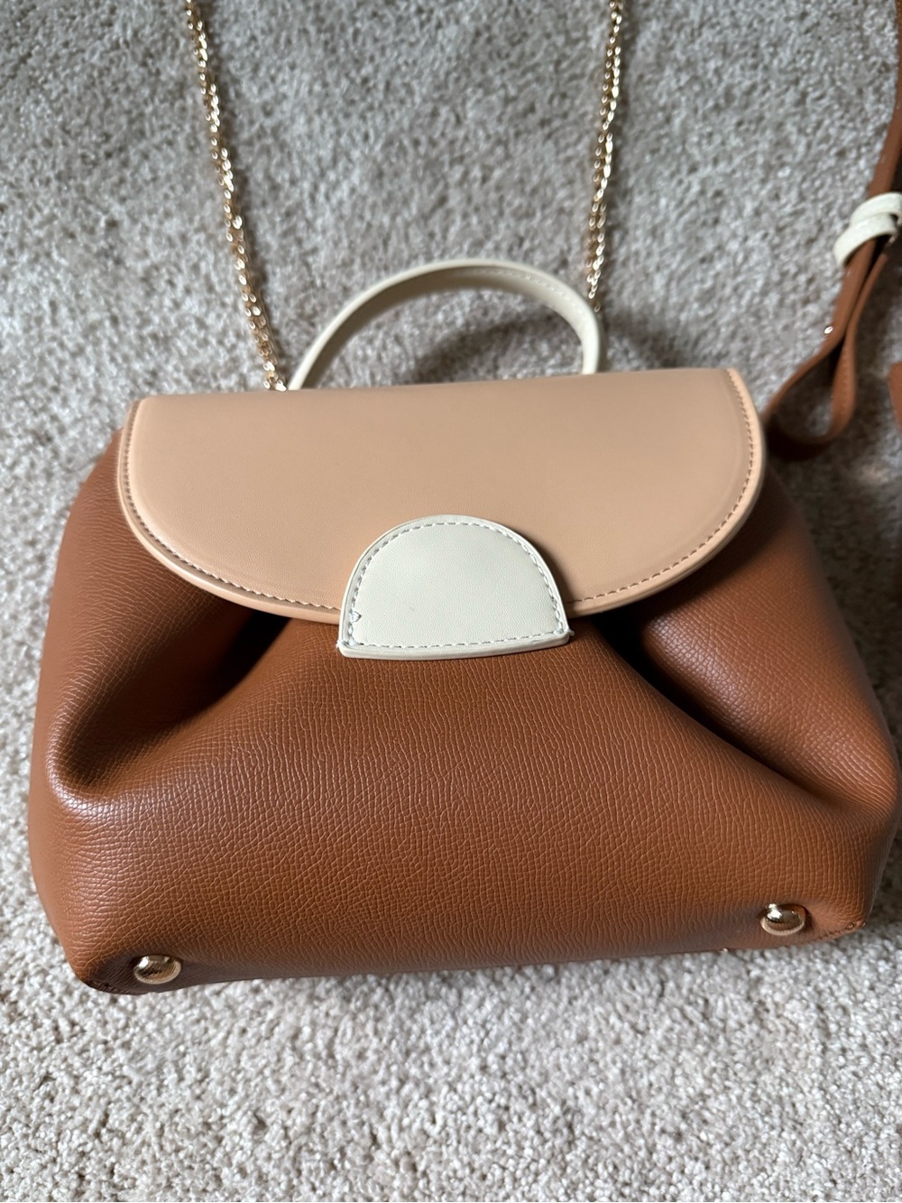 Women’s Two-Tone Saddle Crossbody Bag in Tan and Cream